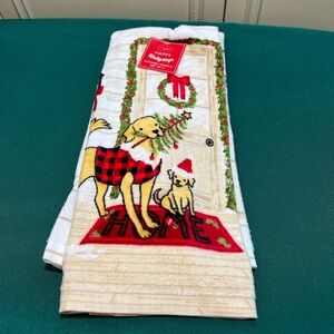 St. Nicholas Square Holiday Towel Set